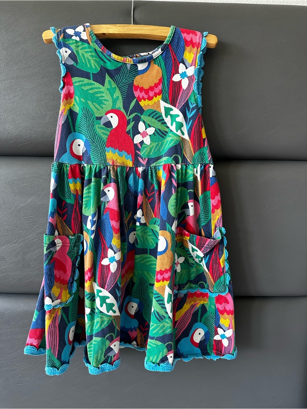 Mini Boden Girls Tropical Parrot Print Dress Pockets Size 7Y